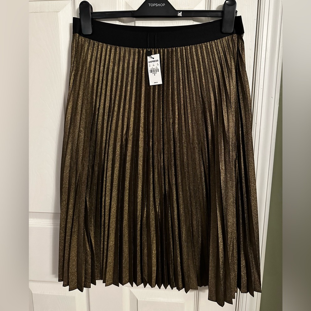NWT Express Gold Pleated Midi-Skirt Size M